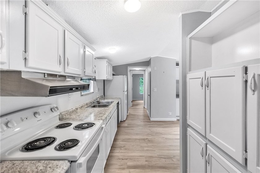 Single Wide Mobile home located on a 1.28-acre level lot. Brand - photo 40