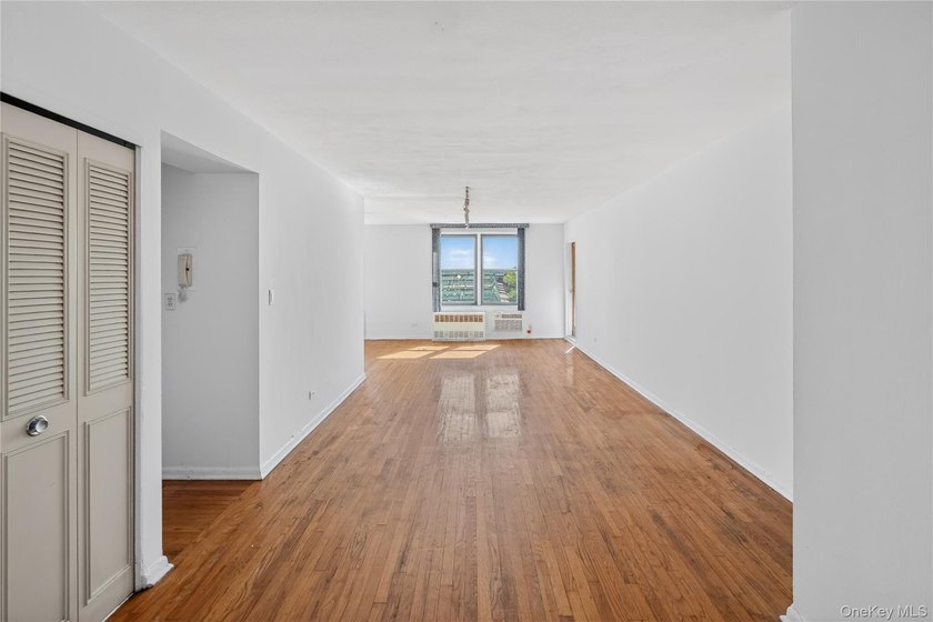 Welcome to The Continental Park, a gated co-op in the heart of - photo 3