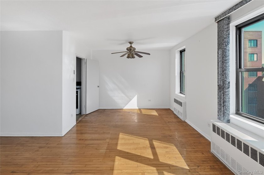 Welcome to The Continental Park, a gated co-op in the heart of - photo 7