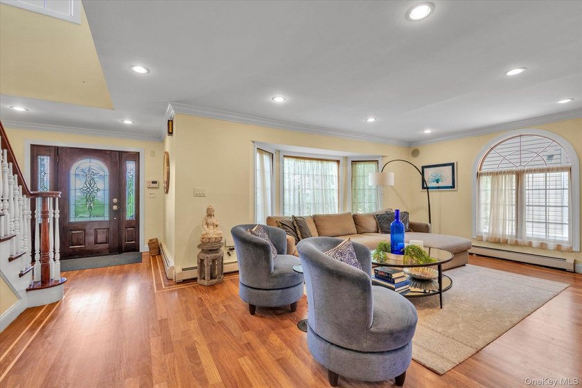 This spacious colonial checks all the boxes plus so much more! - photo 2