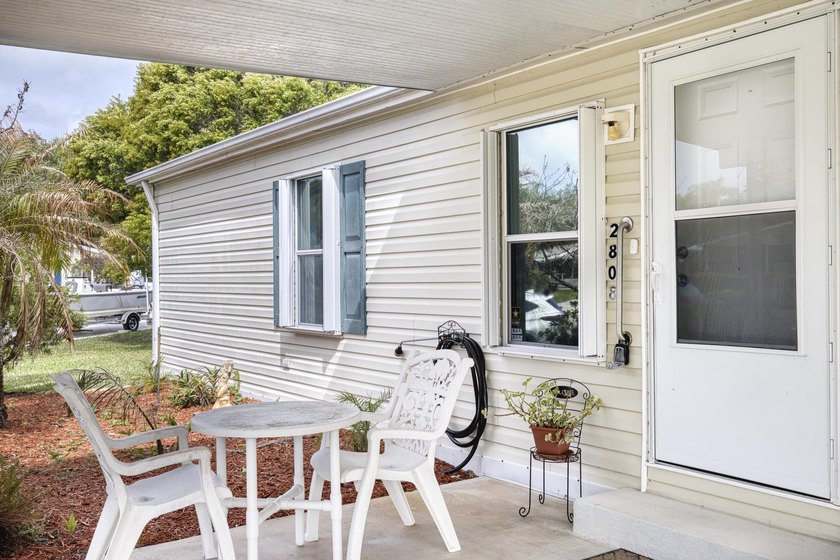 PRICED TO SELL!! MOTIVATED SELLER!! 2 bedroom, 2 bath home - photo 3