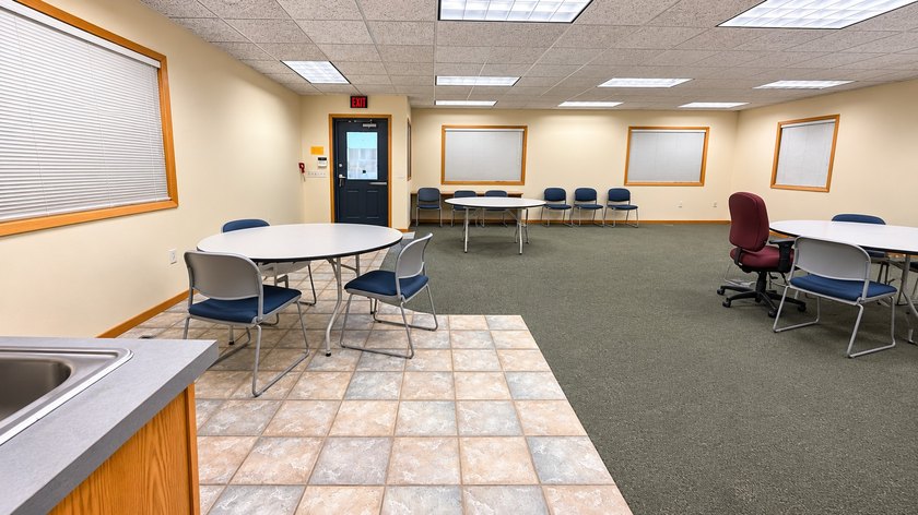 Prime Commercial Opportunity with Exceptional Visibility - photo 3