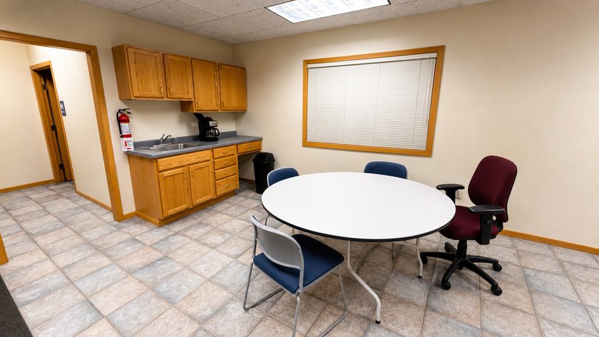 Prime Commercial Opportunity with Exceptional Visibility - photo 4