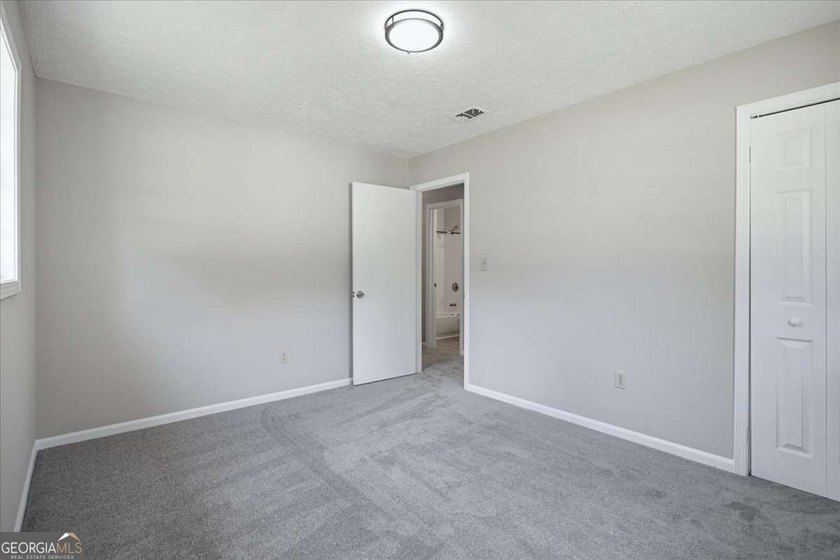 Beautifully renovated, 4 sided brick ranch on nearly 1/2 acre - photo 13