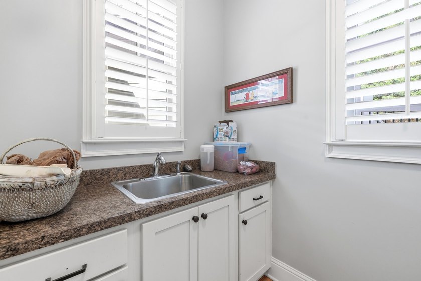 Beautifully updated custom home in The Coves at Cuscowilla - photo 18
