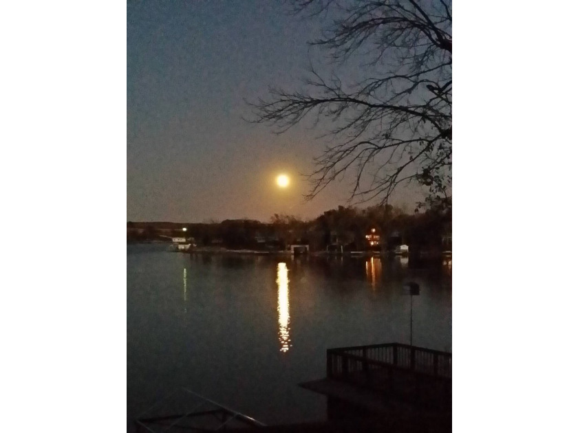 Lake Wabaunsee, in the heart of the Kansas Flint Hills, is a - photo 19