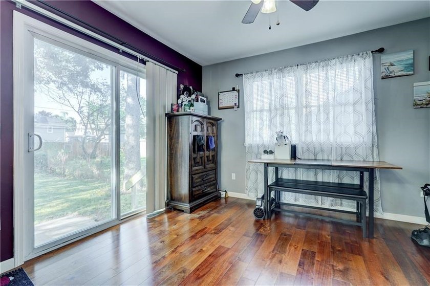 -NO DELAYED NEGOTIATIONS- This charming home has been - photo 11
