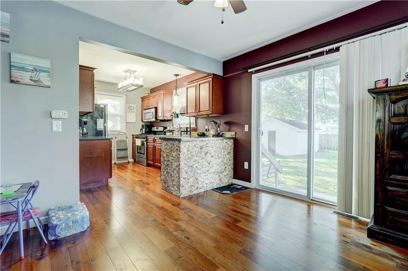 -NO DELAYED NEGOTIATIONS- This charming home has been - photo 12