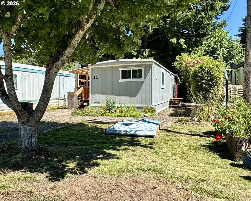 Thoughtfully updated and expanded! This darling little - photo 15