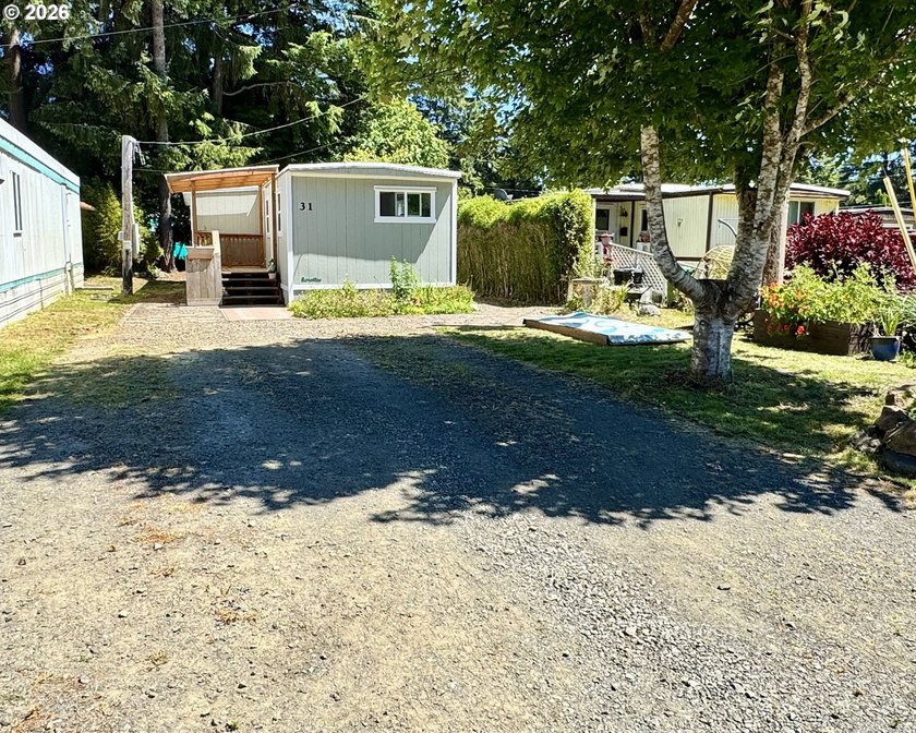 Thoughtfully updated and expanded! This darling little - photo 16