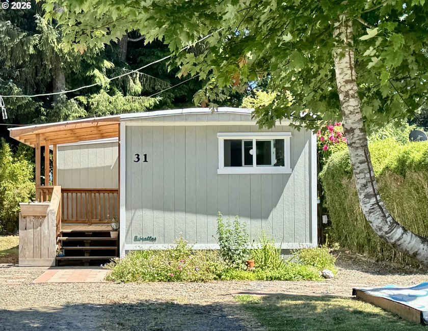Thoughtfully updated and expanded! This darling little - photo 17