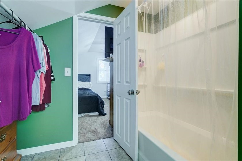 -NO DELAYED NEGOTIATIONS- This charming home has been - photo 22