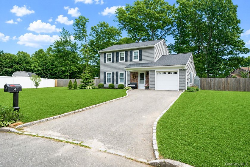 Welcome home to this charming and move-in-ready 3-bedroom, 1 - photo 3