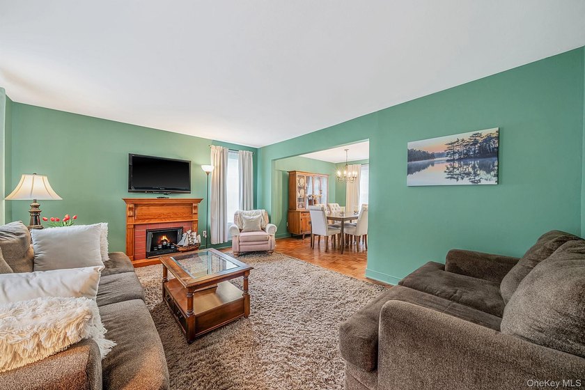 Welcome home to this charming and move-in-ready 3-bedroom, 1 - photo 6