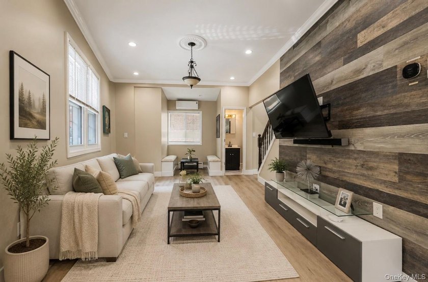 Move right into this beautifully renovated single-family home - photo 3
