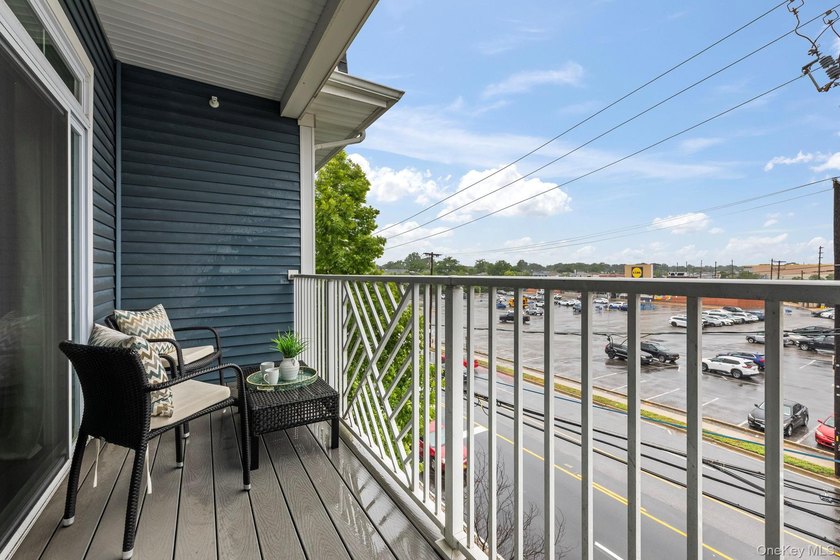 Experience Luxury Living In This Stunning 2 Bedroom, 2 Bathroom - photo 13