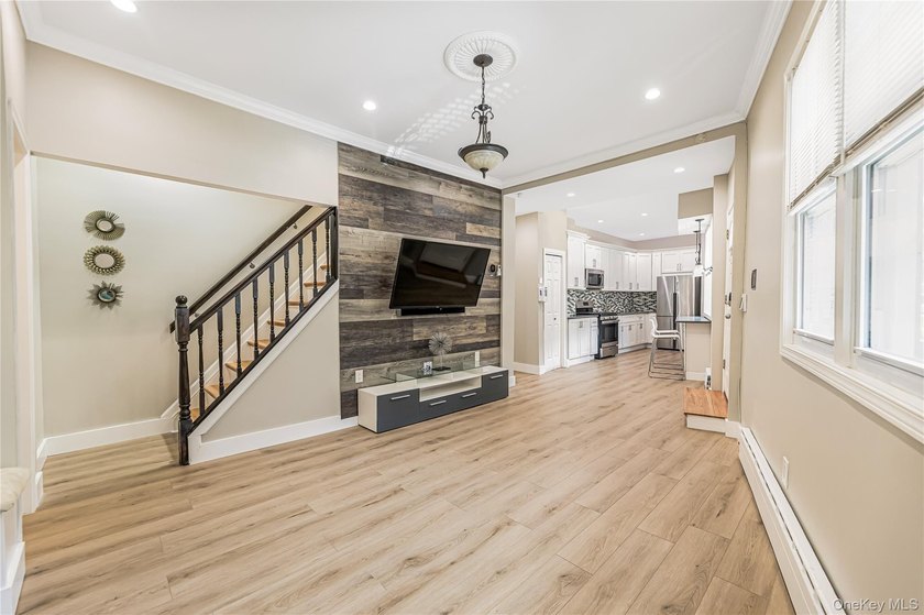 Move right into this beautifully renovated single-family home - photo 4
