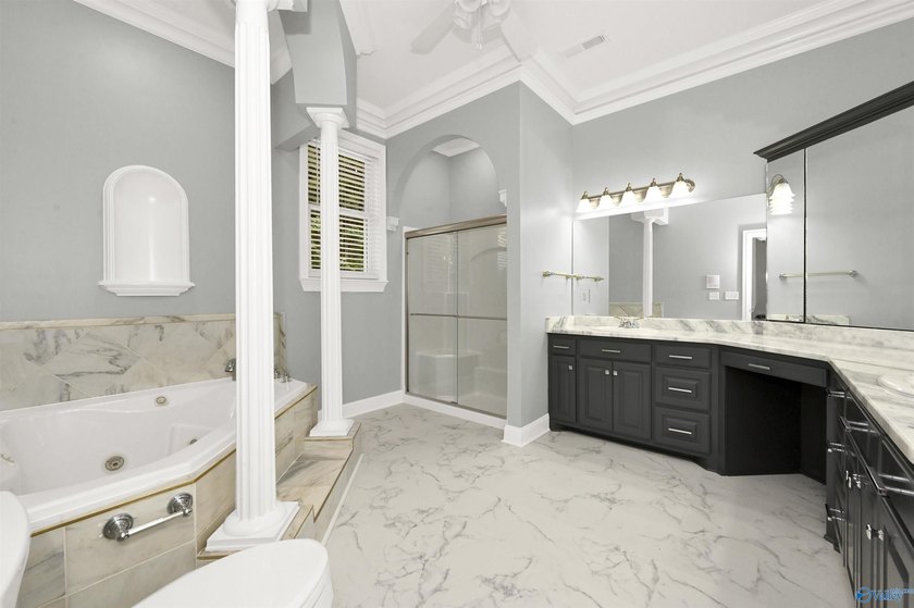This must-see water property with 4 levels is waiting for you. 5 - photo 39