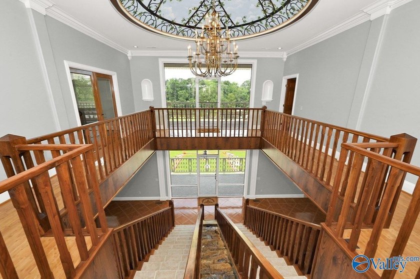This must-see water property with 4 levels is waiting for you. 5 - photo 40