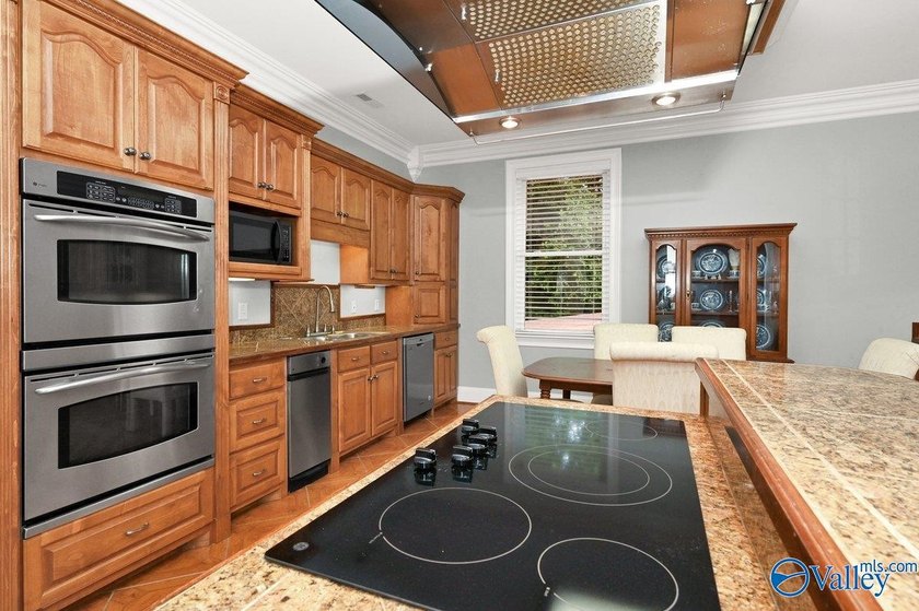 This must-see water property with 4 levels is waiting for you. 5 - photo 45