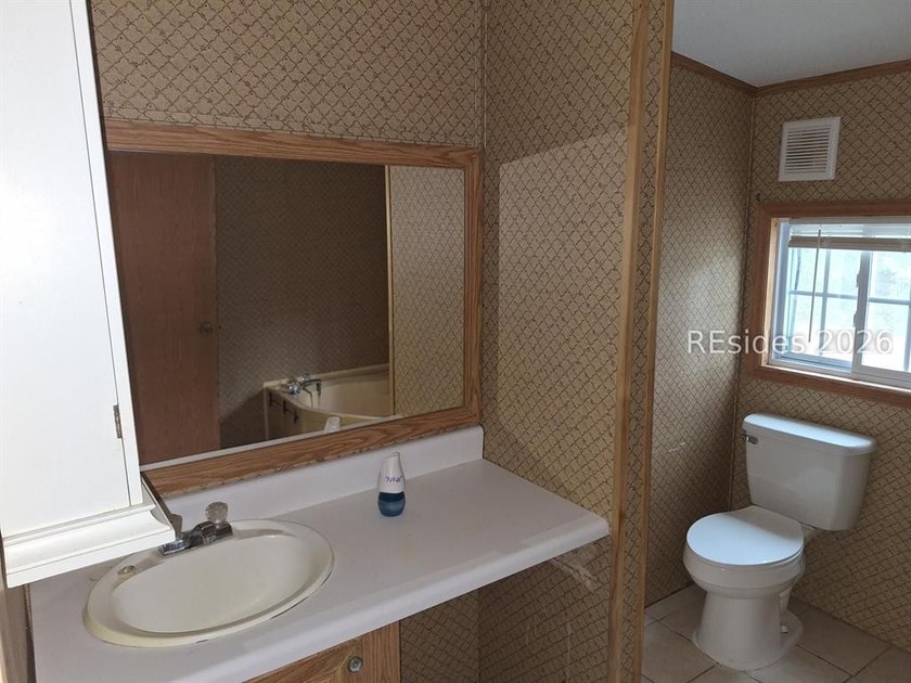 **MOBILE HOME HAS NO TITLE, CASH ONLY*** Come see this 3 - photo 4