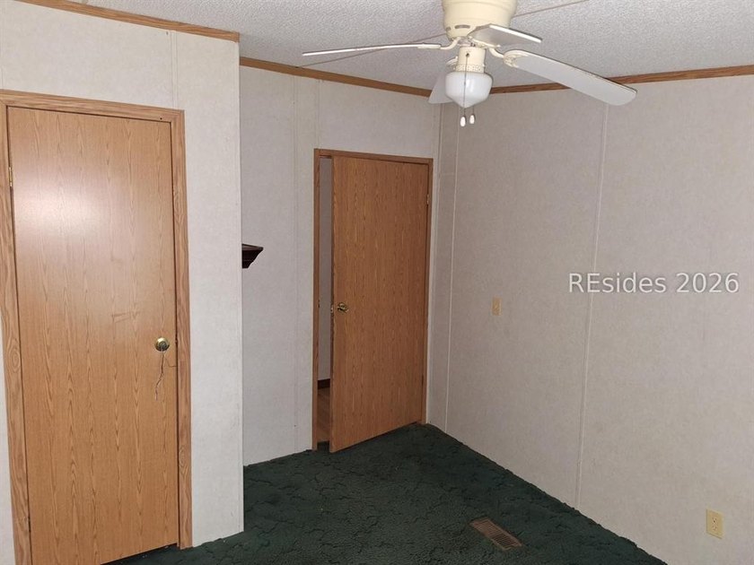 **MOBILE HOME HAS NO TITLE, CASH ONLY*** Come see this 3 - photo 5