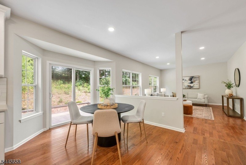 Introducing a very special luxury property where everything is - photo 17