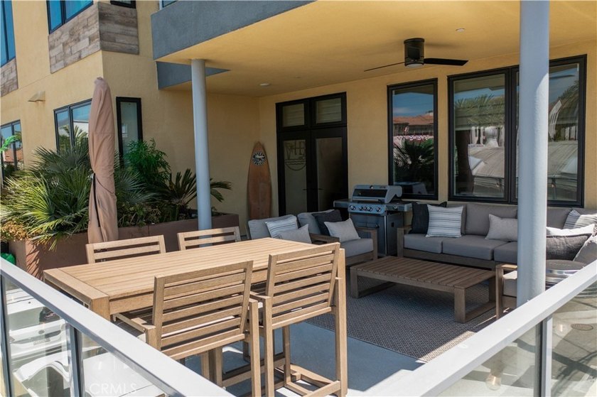 Enjoy an elevated coastal lifestyle in this modern - photo 17