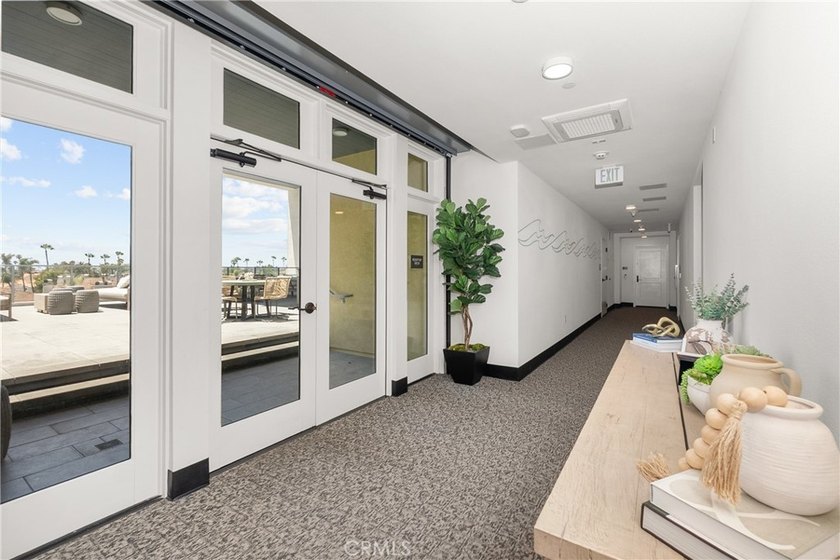 Enjoy an elevated coastal lifestyle in this modern - photo 18