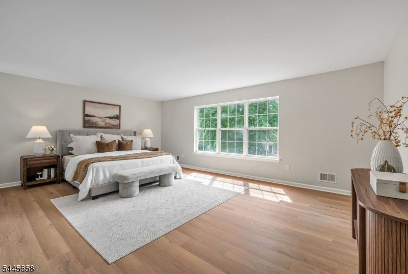 Introducing a very special luxury property where everything is - photo 29