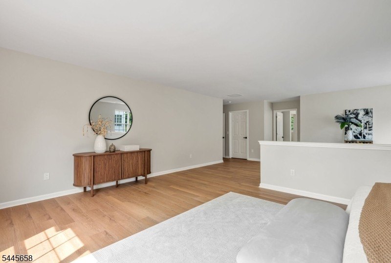 Introducing a very special luxury property where everything is - photo 32
