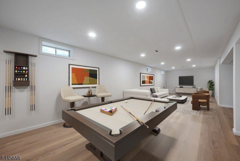 Introducing a very special luxury property where everything is - photo 44