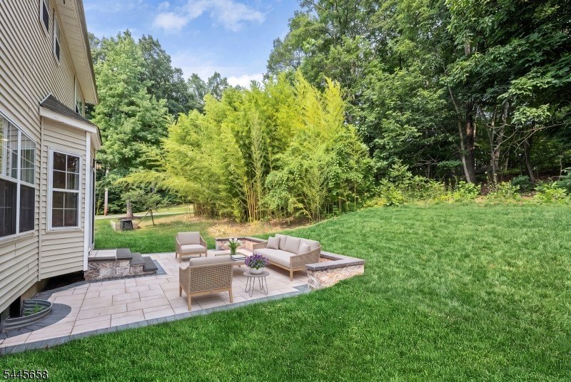 Introducing a very special luxury property where everything is - photo 49