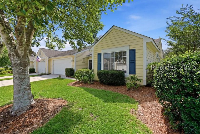Enjoy easy living in this bright and inviting Summerton model - photo 2