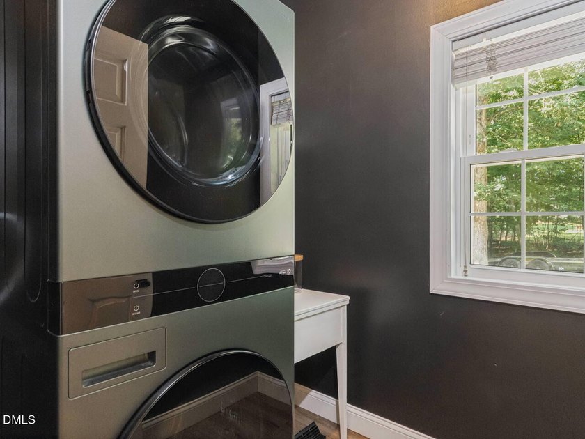 Welcome to this beautifully maintained 4-bedroom, 2.5-bath home - photo 20