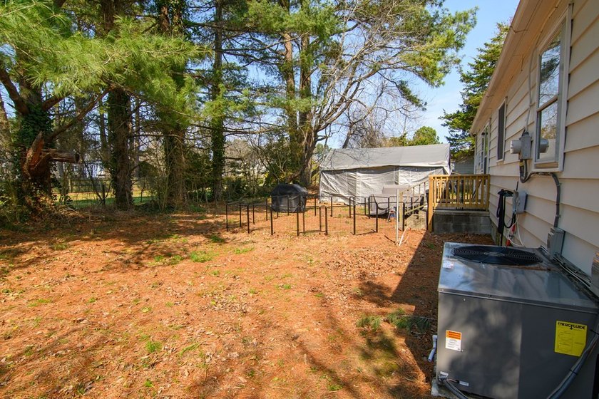 Enjoy the ease of one-level living in this charming 2-bedroom - photo 22