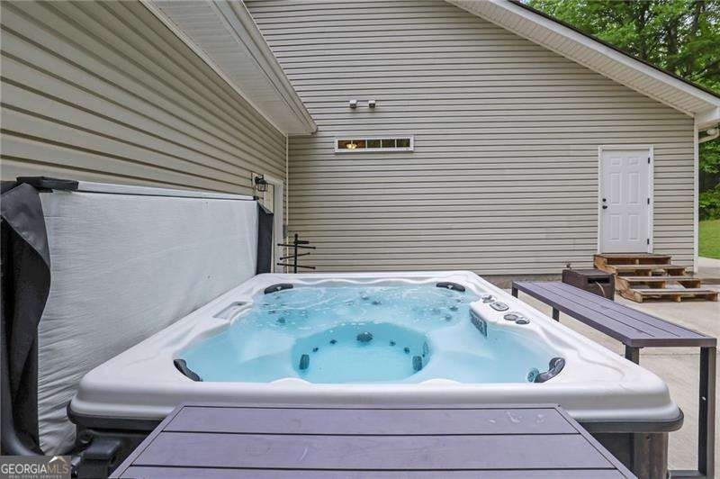 Nestled on a private lot in the quiet Lake Allatoona community - photo 6