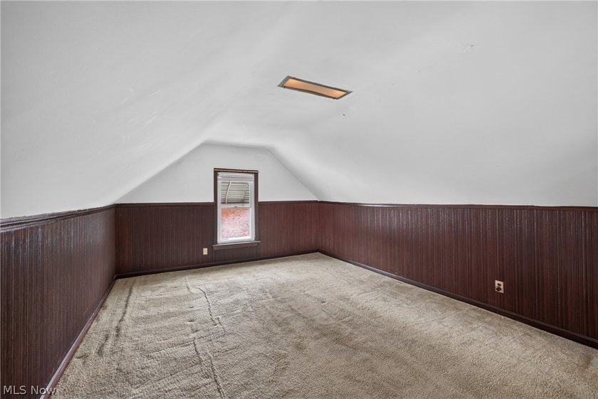 Well maintained 3 bed and 1 bath Cape-Cod. Includes dining room - photo 11