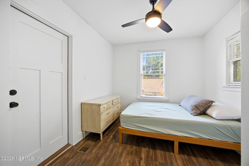 Fully Occupied, beautifully renovated Riverside duplex in an - photo 15