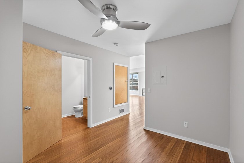 One-of-a-kind urban living in this exceptional two-story - photo 16