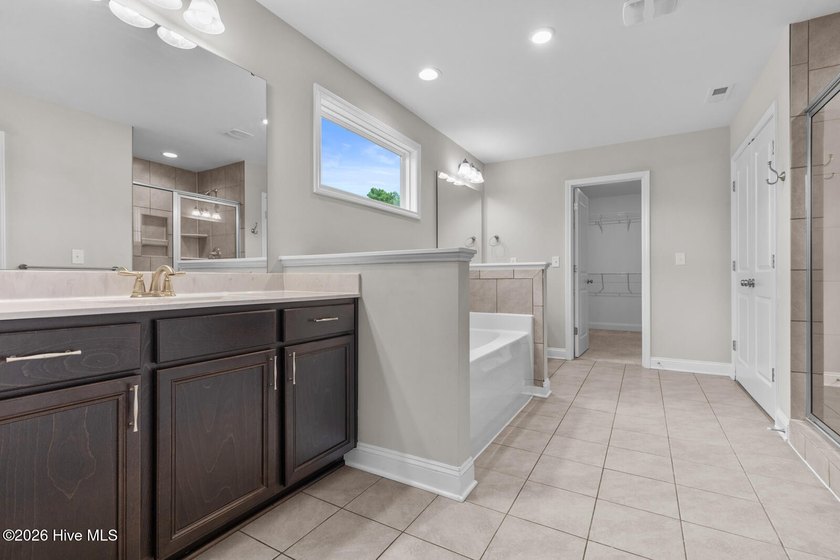 Welcome to 137 Evergreen Forest Drive, located in the highly - photo 33