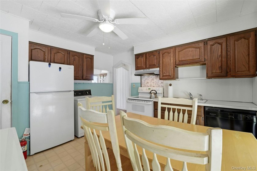 Welcome To This Spacious 4-Bedroom, 2-Bath Home In Merrick - photo 8