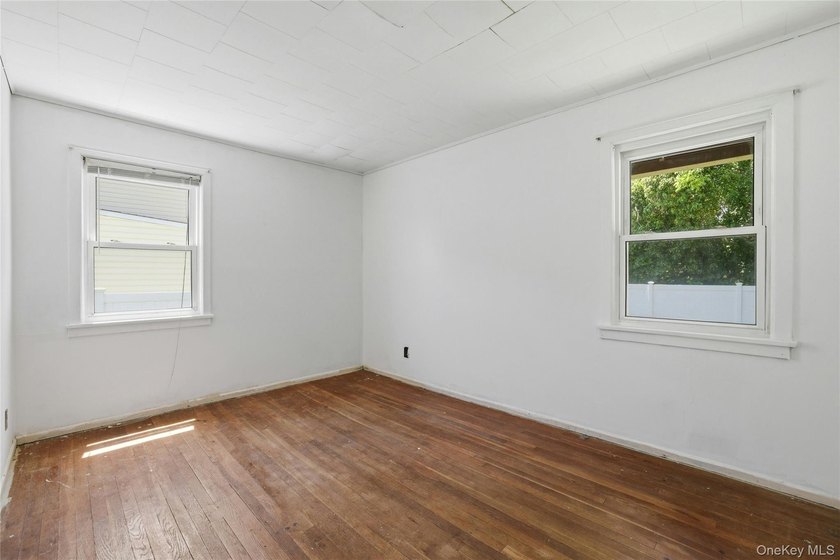 Welcome To This Spacious 4-Bedroom, 2-Bath Home In Merrick - photo 10