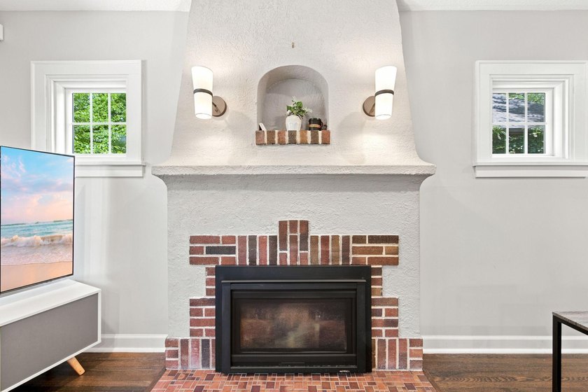 Completely renovated from top to bottom, this exceptional home - photo 5
