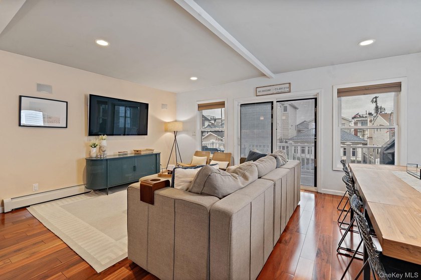 Welcome to 46 Wyoming Avenue - a raised beach-side 2 bedroom-2 - photo 15