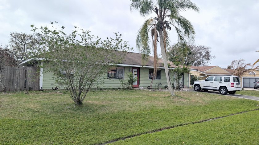 Opportunity awaits in this 3-bedroom, 2-bath home located in the - photo 2
