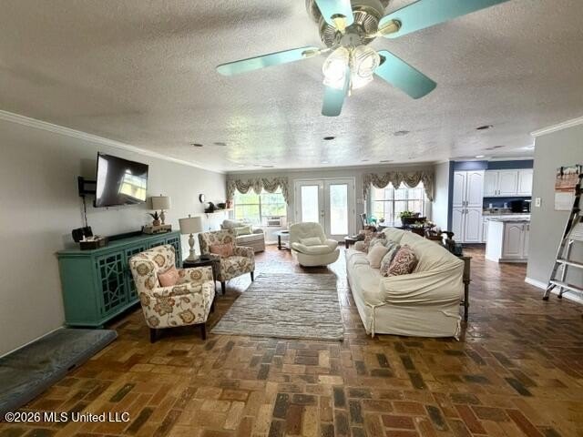 Welcome home to this spacious and beautifully laid out - photo 13