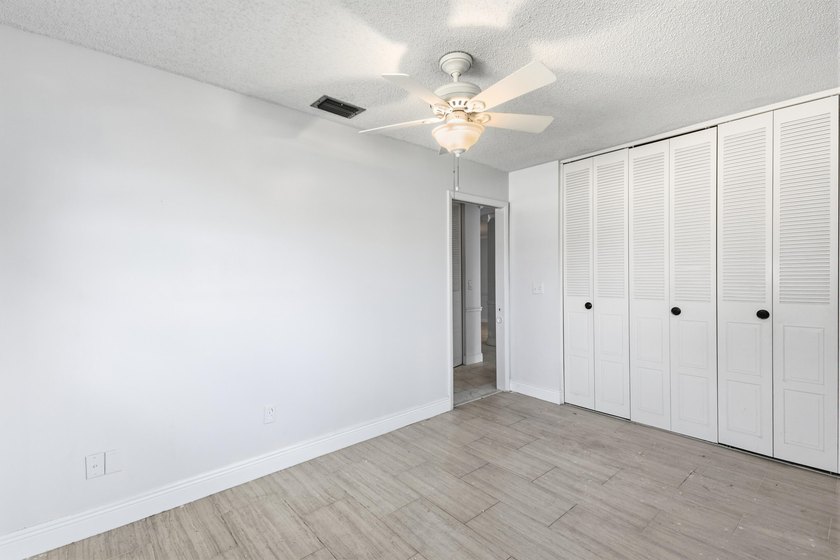 Bright and spacious 2BR/2BA corner condo in a desirable 55+ - photo 13