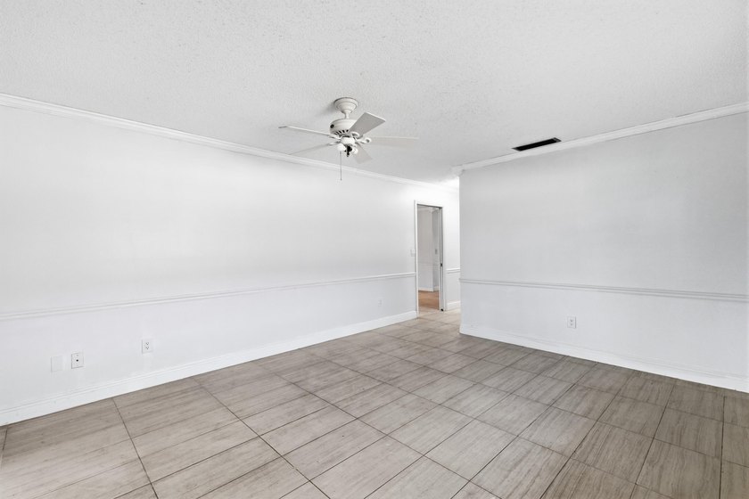 Bright and spacious 2BR/2BA corner condo in a desirable 55+ - photo 17