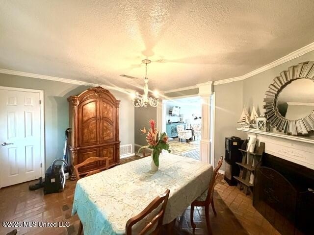 Welcome home to this spacious and beautifully laid out - photo 23
